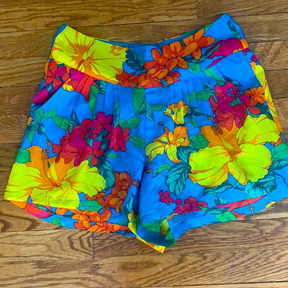 100% Silk Nanette Lepore pleated shorts
